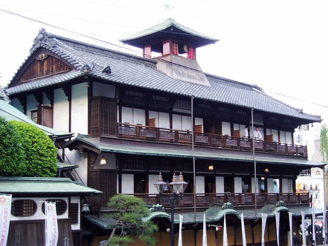 道後温泉本館